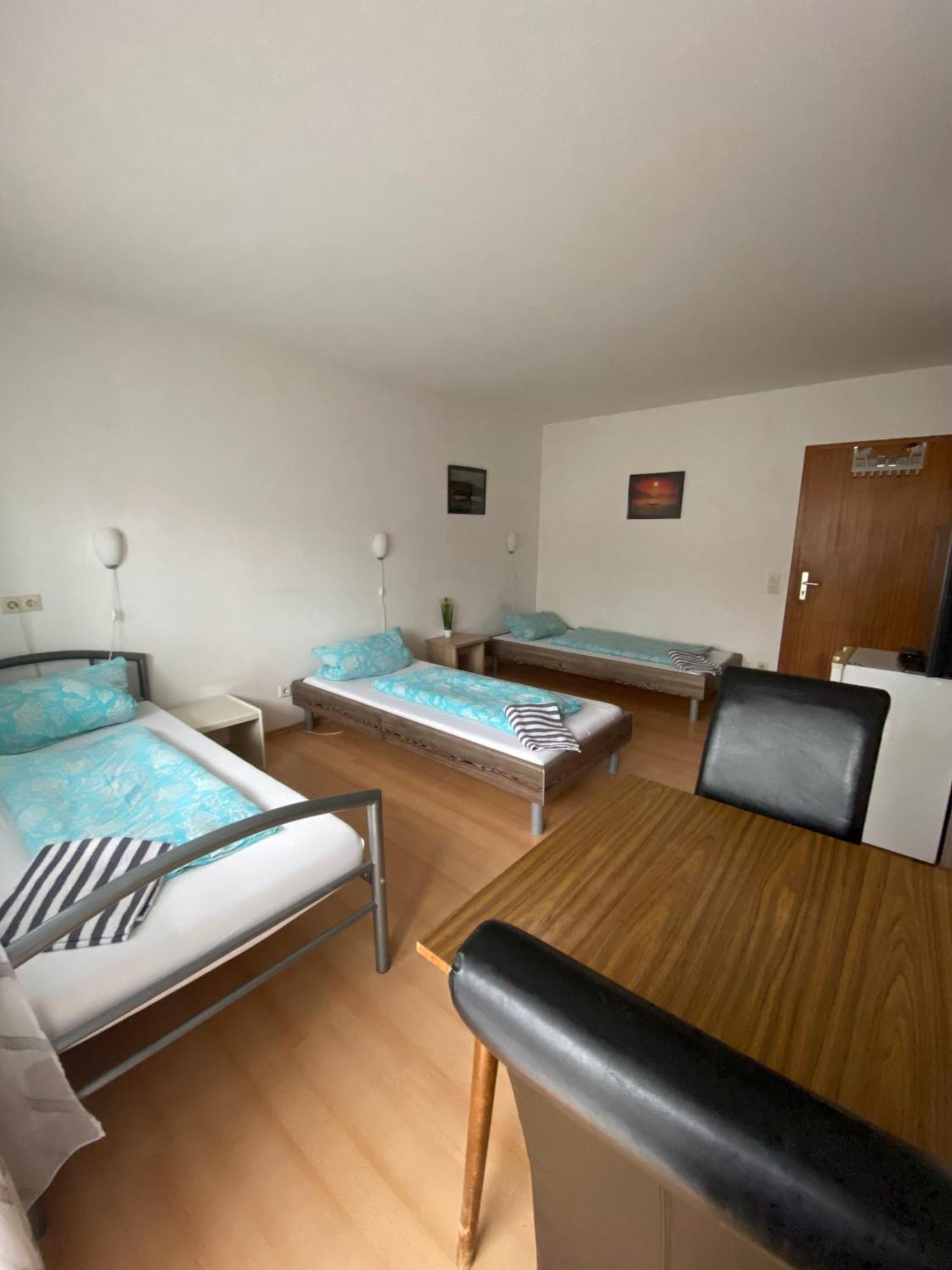 Monteurzimmer - Karlsbad Luaran gambar
