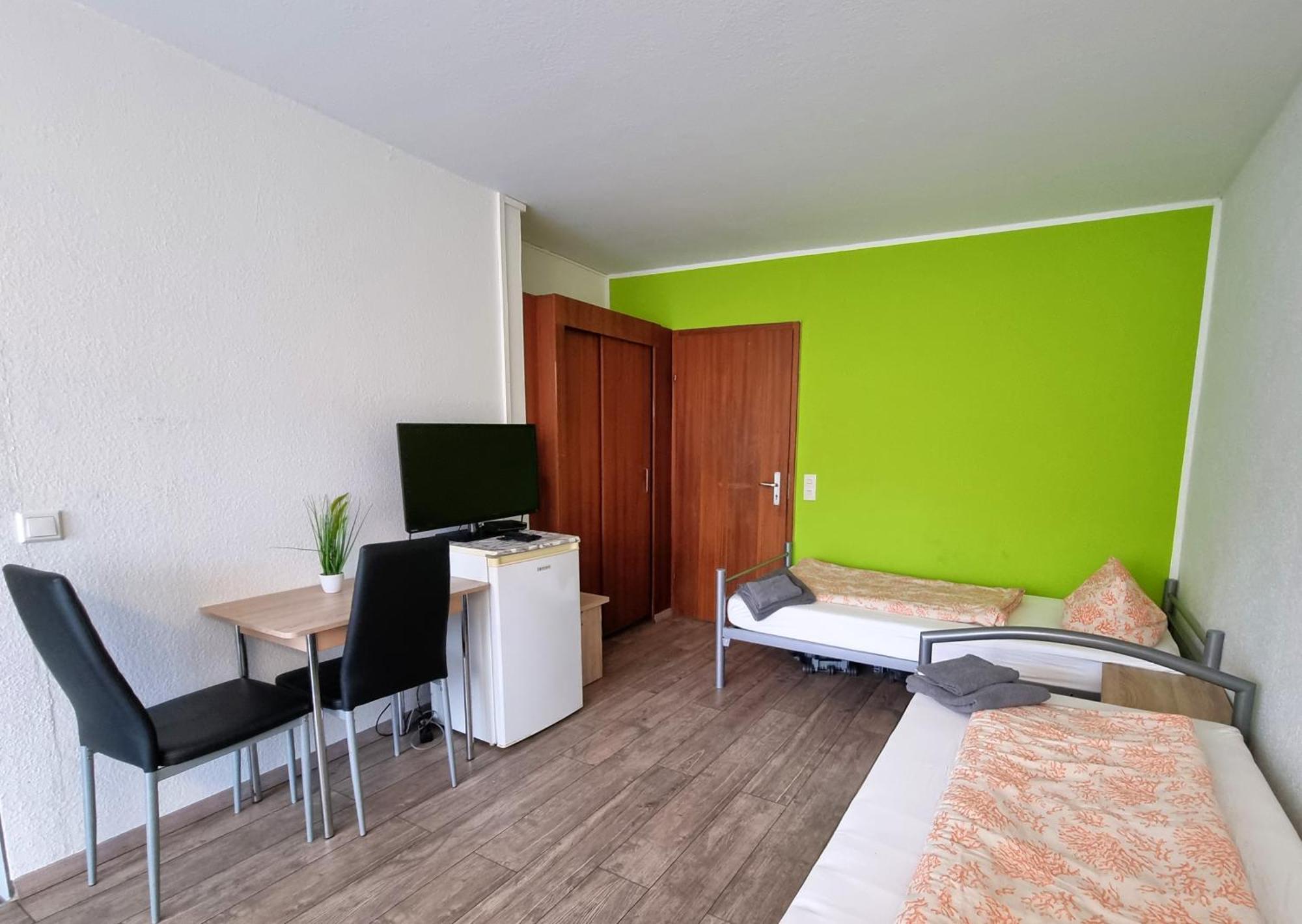 Monteurzimmer - Karlsbad Luaran gambar
