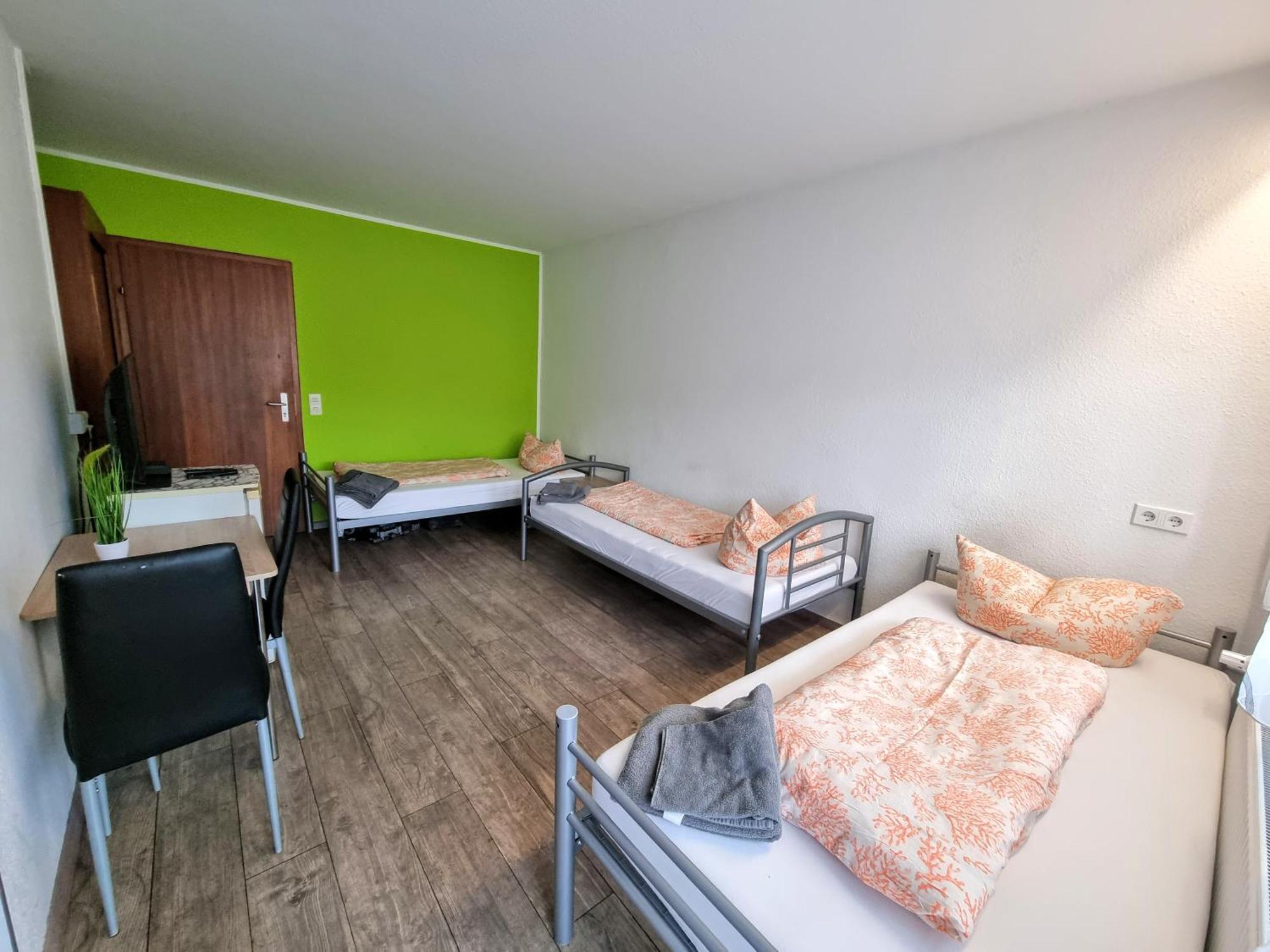 Monteurzimmer - Karlsbad Luaran gambar